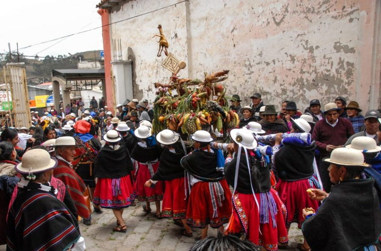 Cañari women