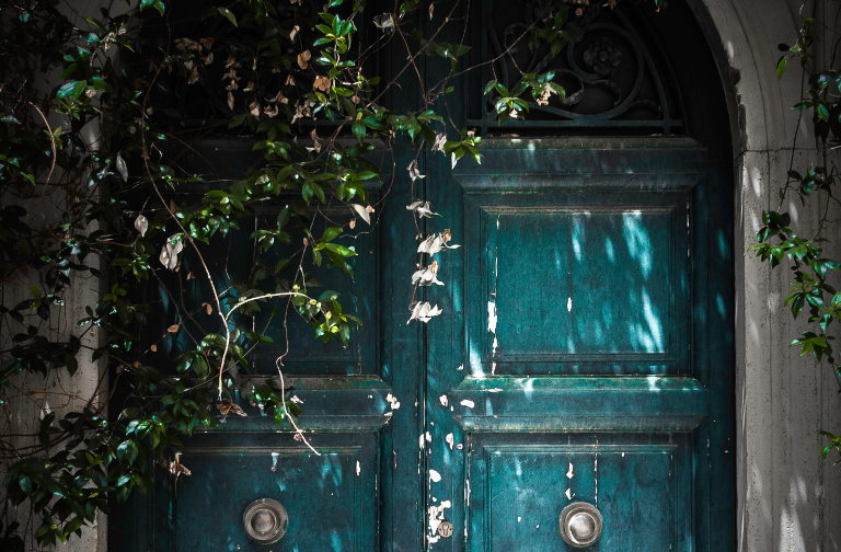 blue door