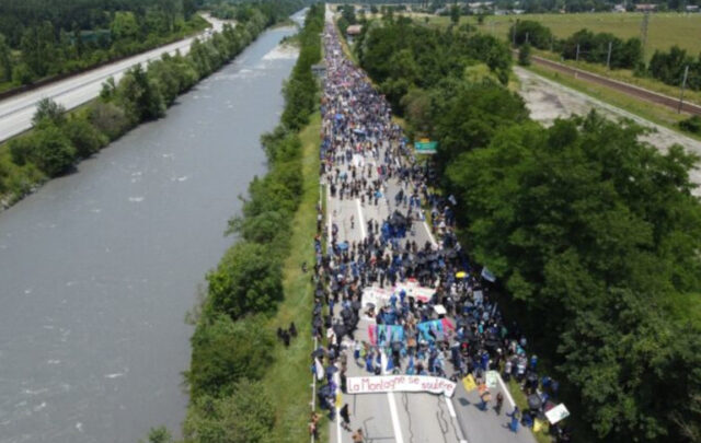 Soulevements de la terre protest