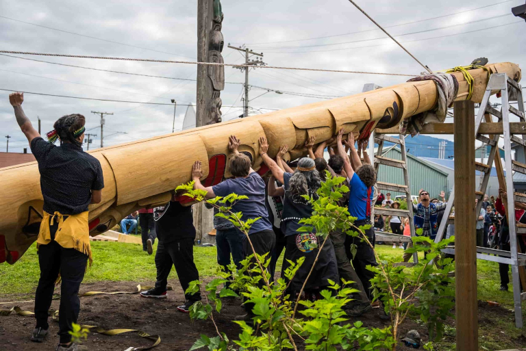 totem pole raising