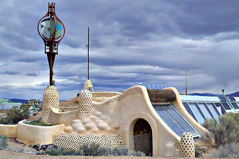 Solarpunk earth ships